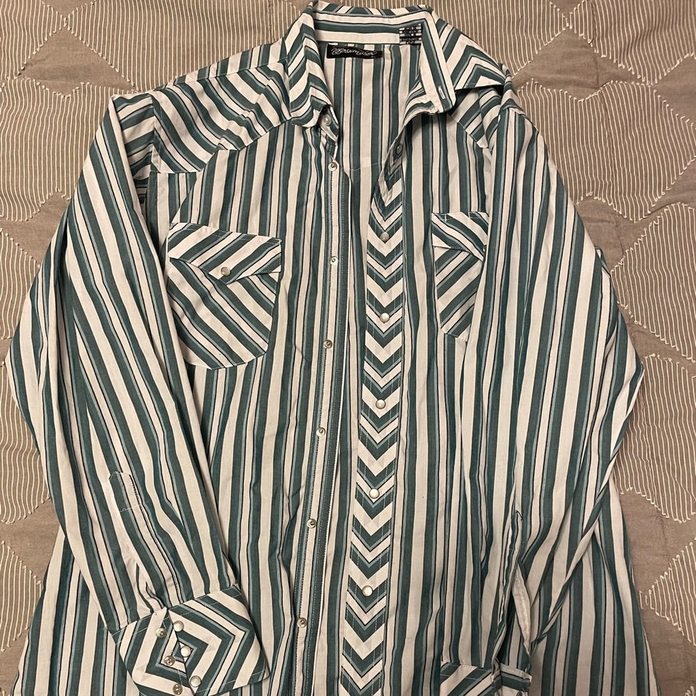 Wrangler pearl snap western shirt